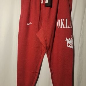 Nike NCAA Oklahoma Sooners Men's Fleece Sweatpants Joggers  DJ7056-698 Size XL